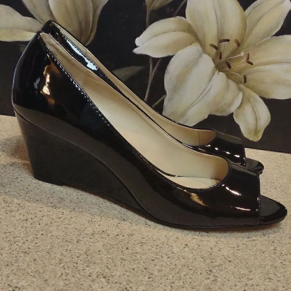 👍 Liz Claiborne Black Wedges Size 6.5. A12